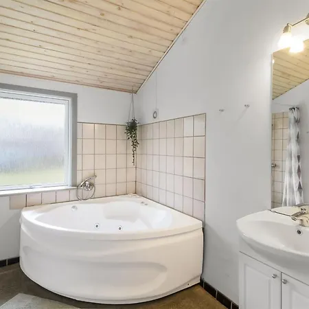 Semesterbostad Aiden - 300m From The Sea By Interhome